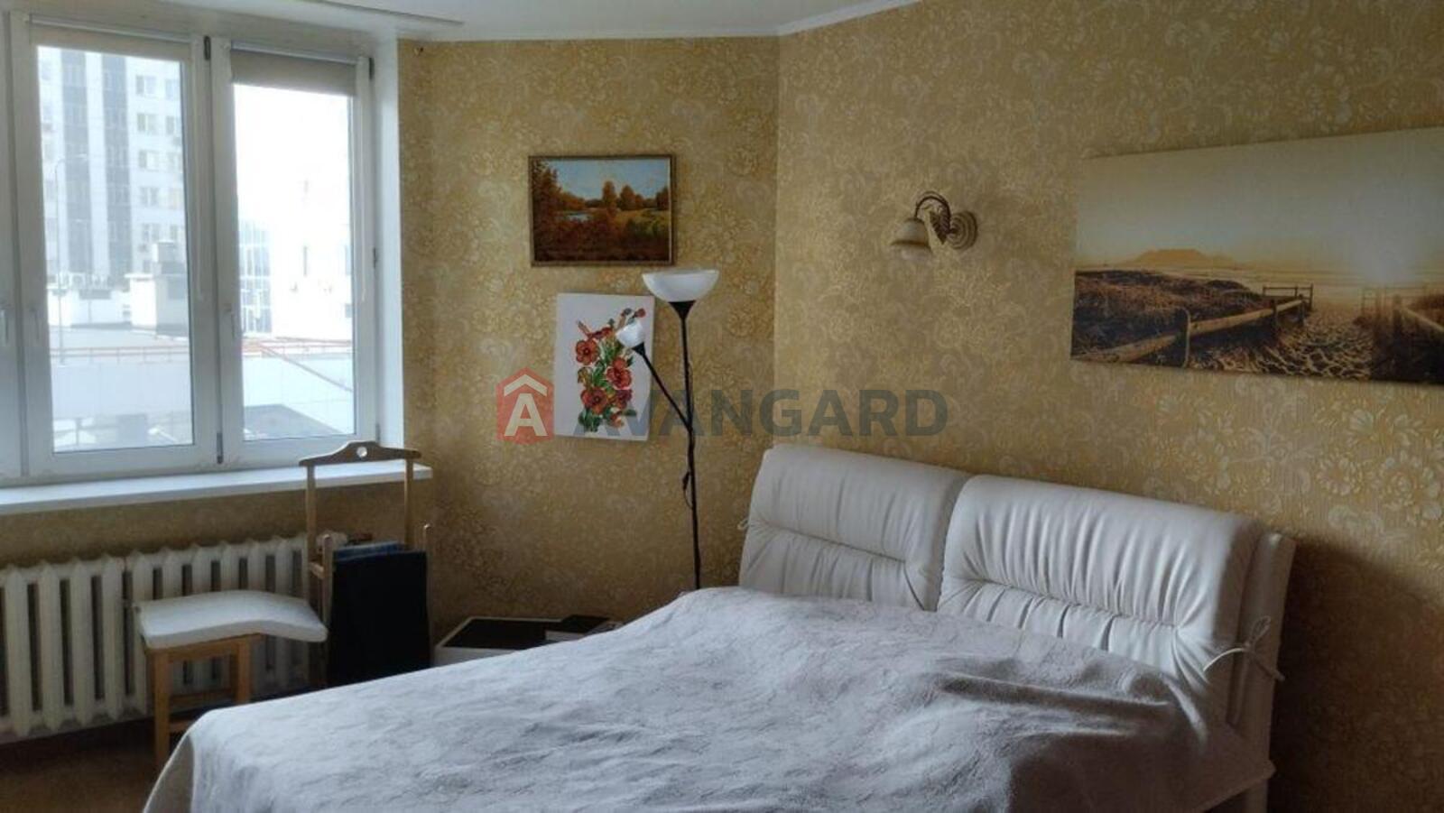 4 ��. ��������, 137/-/20 ��. �., 4/24 ������ ���� 8