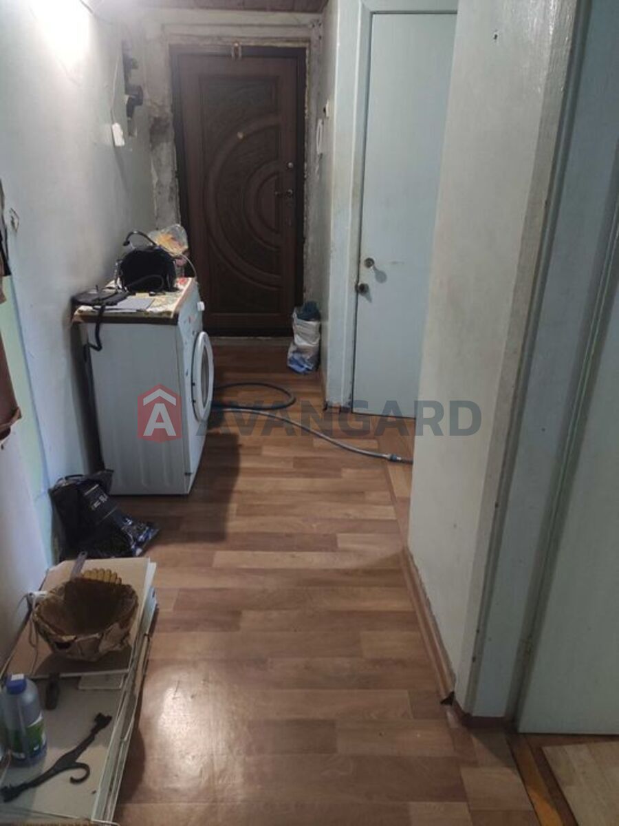 3 ��. ��������, 61/-/6 ��. �., 3/5 ������ ���� 4