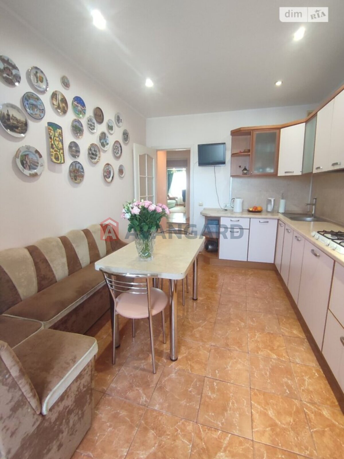 4 ��. ��������, 119/-/- ��. �., 5/5 ������ ���� 5