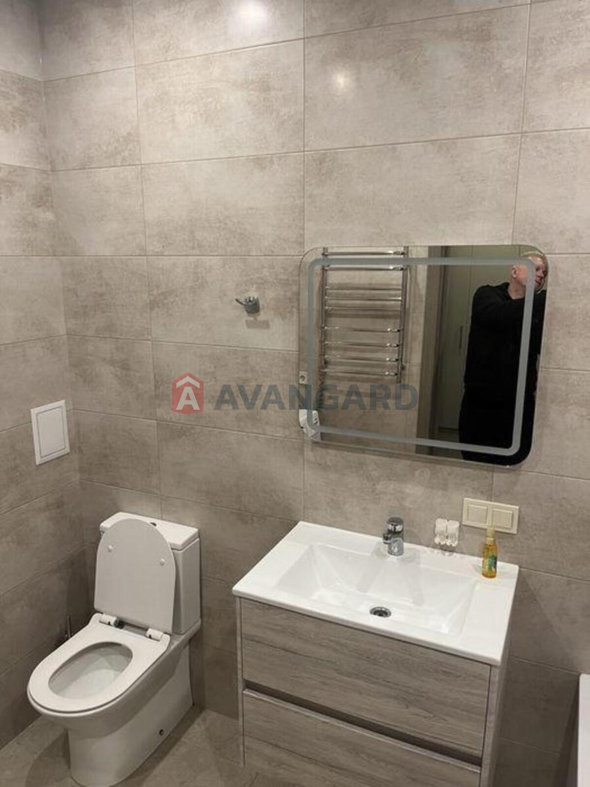 1 ��. ��������, 49/-/10 ��. �., 2/25 ������ ���� 8