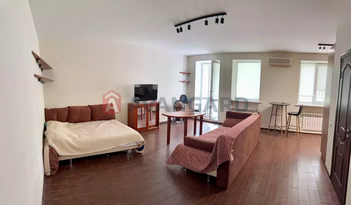 1 ����. ��������, 40/-/25 ��. �., 4/4 ���� ���� 13