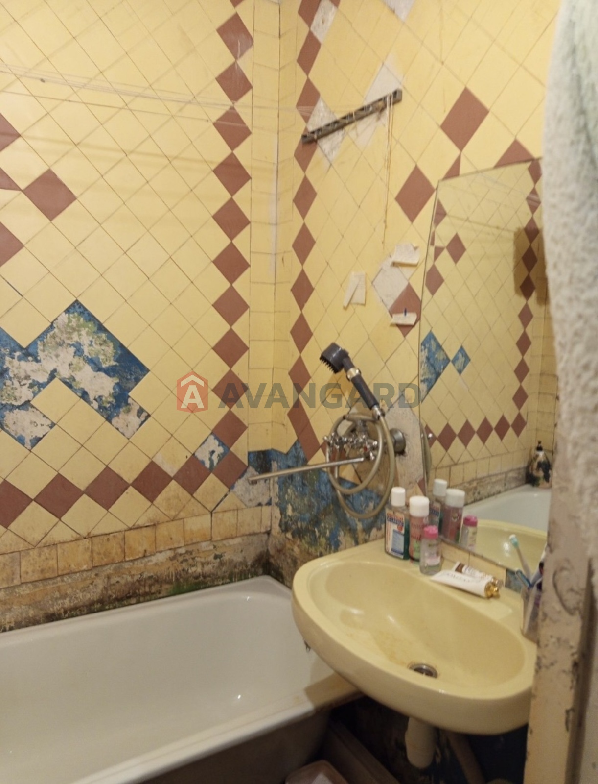 2 ��. ��������, 49/42/8 ��. �., 3/9 ������ ���� 11