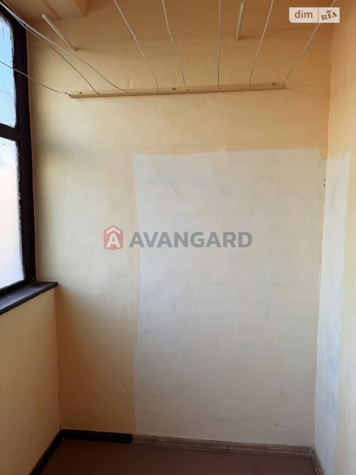 3 ��. ��������, 68/42/8 ��. �., 4/9 ������ ���� 22