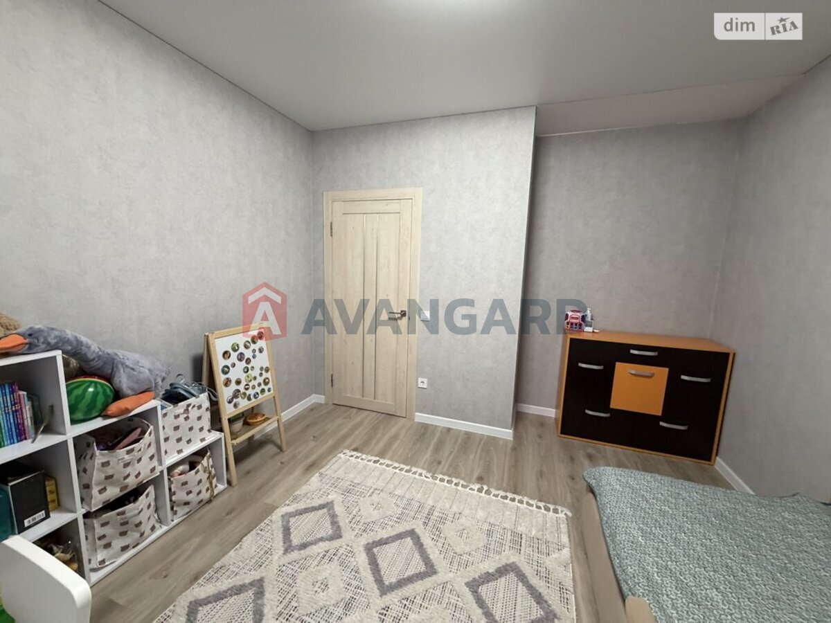 2 ��. ��������, 70/-/19 ��. �., 7/8 ������ ���� 23