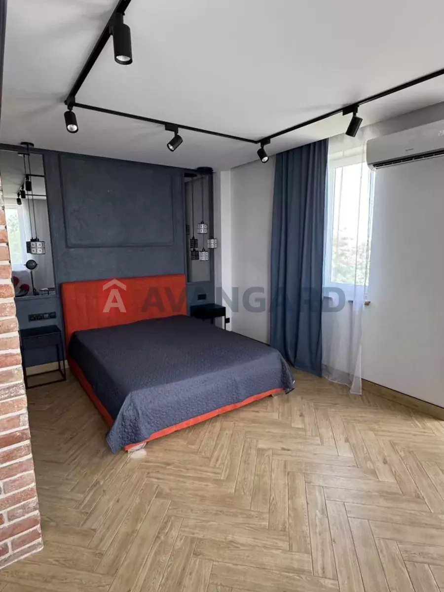 1 ��. ��������, 39/-/8 ��. �., 4/5 ������ ���� 8