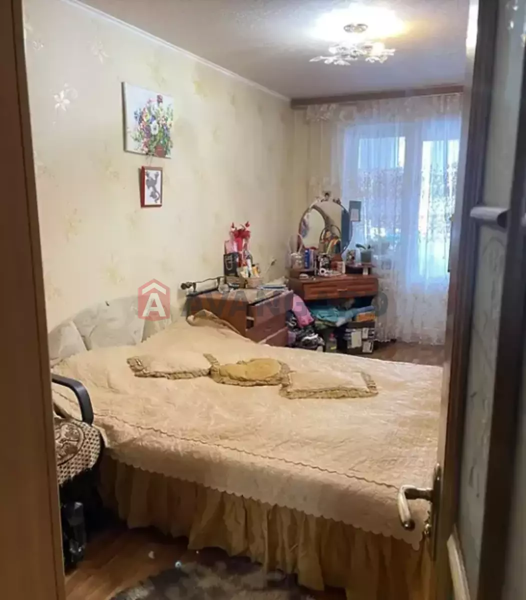 3 ����. ��������, 66/-/8 ��. �., 8/10 ���� ���� 9