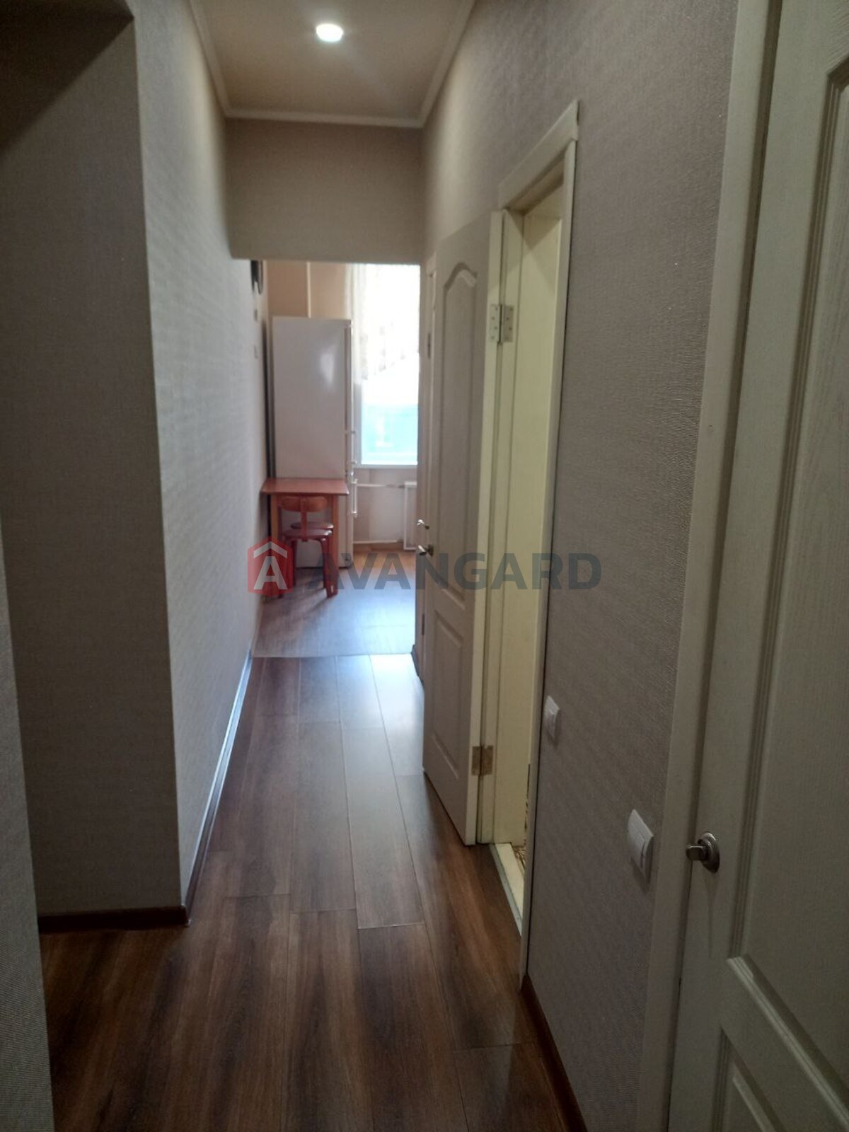 2 ��. ��������, 50/-/6 ��. �., 2/3 ������ ���� 10