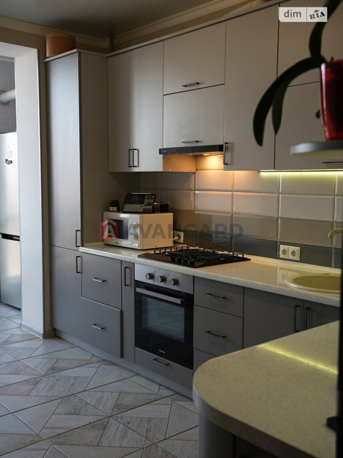 1 ����. ��������, 46/-/- ��. �., 10/12 ���� ���� 11