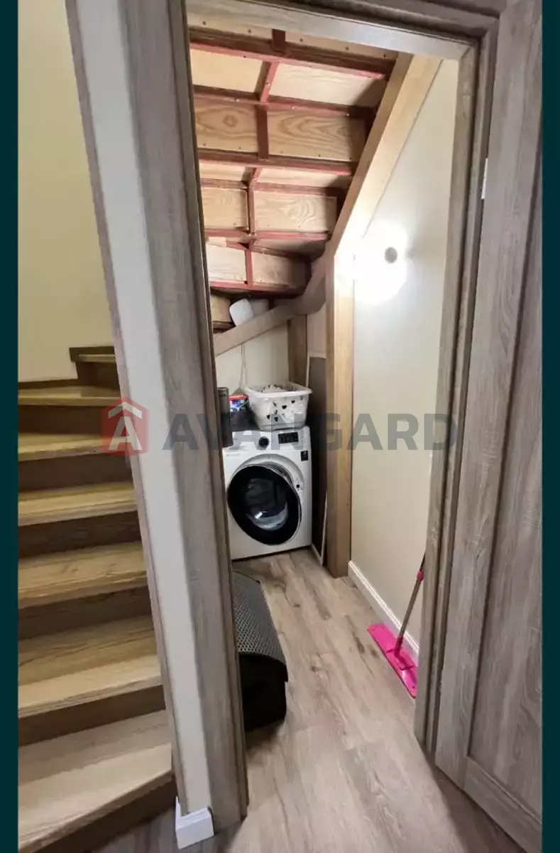 4 ��. ��������, 100/60/12 ��. �., 9/10 ������ ���� 29