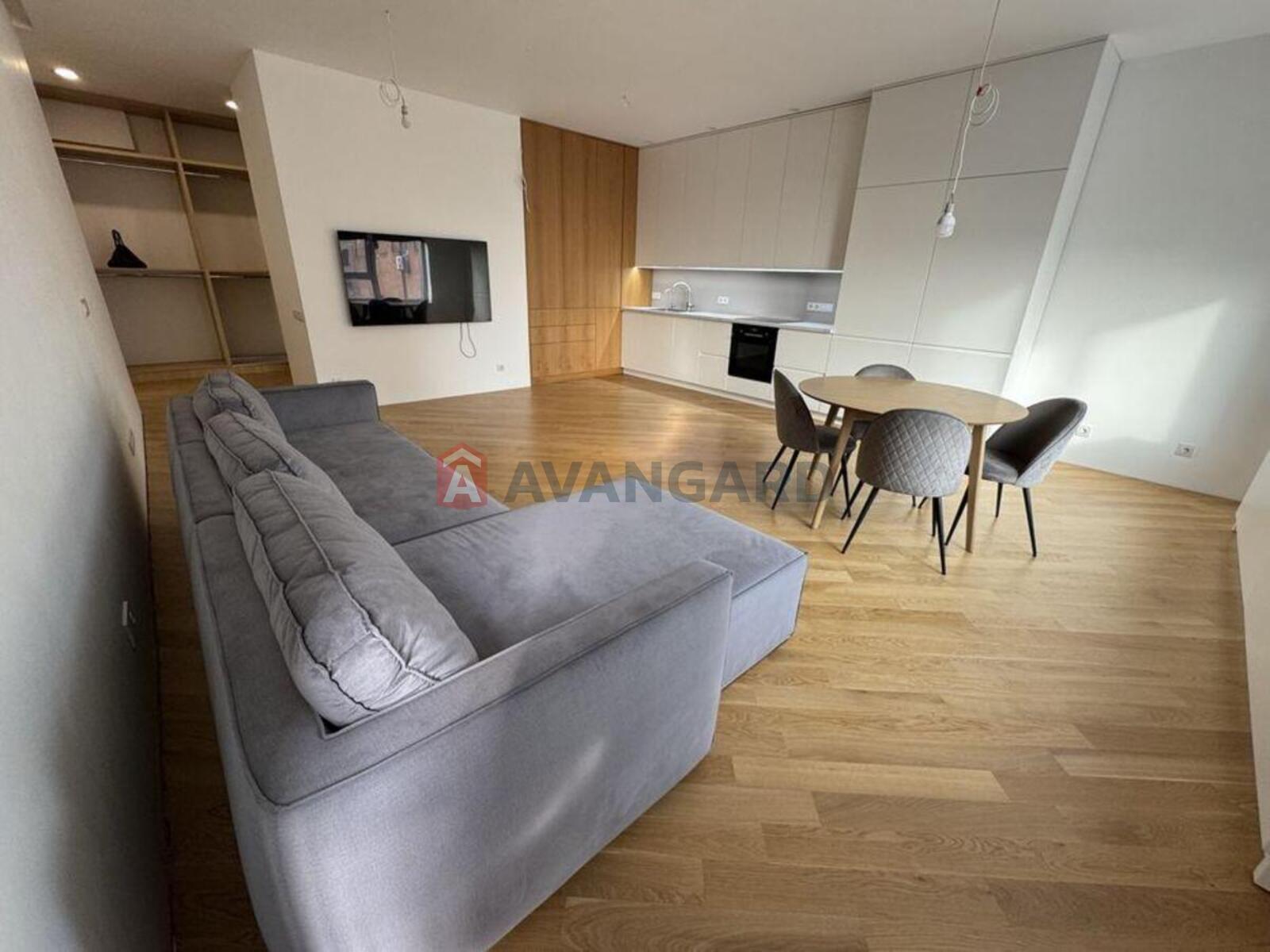 4 ��. ��������, 110/-/30 ��. �., 6/24 ������ ���� 1