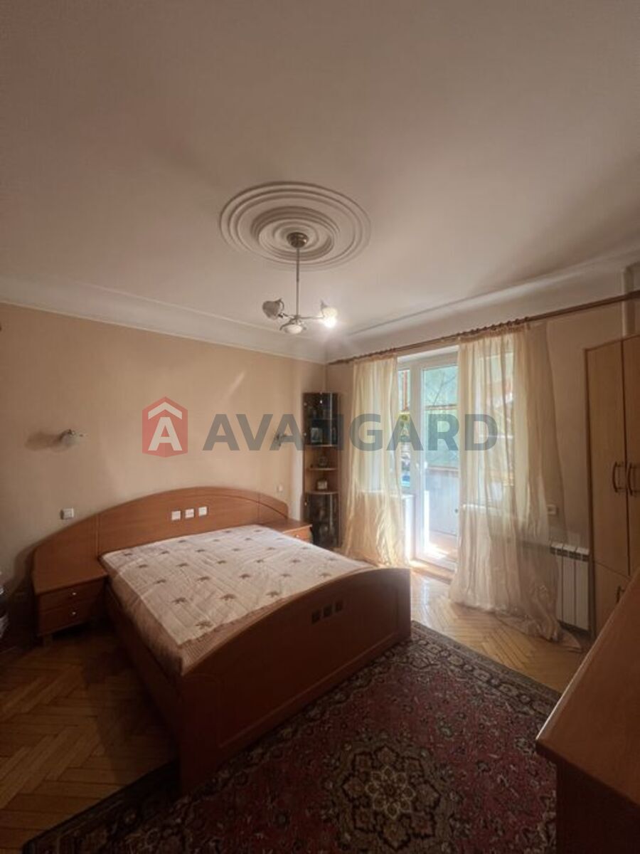 2 . , 56/-/7 . ., 2/4   9