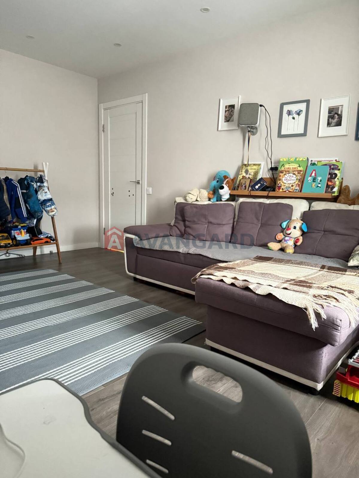 3 . , 70,6/-/8 . ., 9/9   14