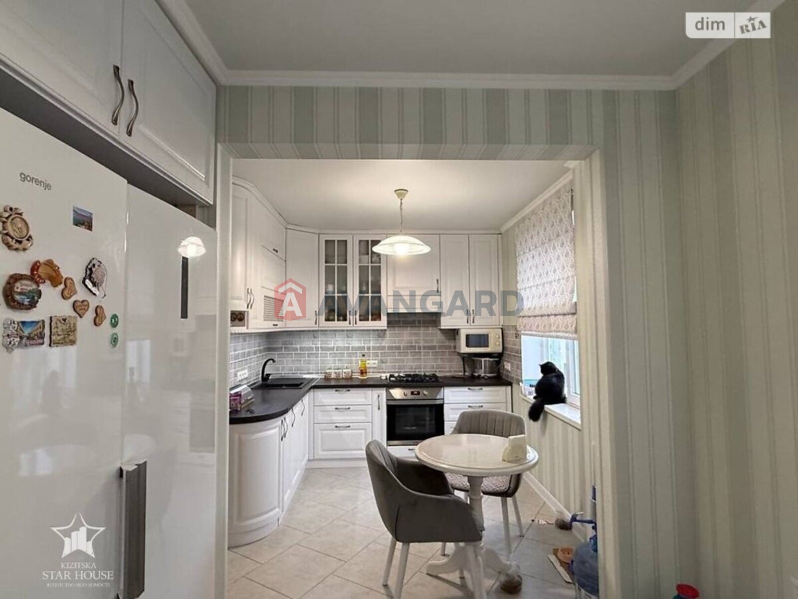 4 ��. ��������, 83/55/8 ��. �., 9/9 ������ ���� 23