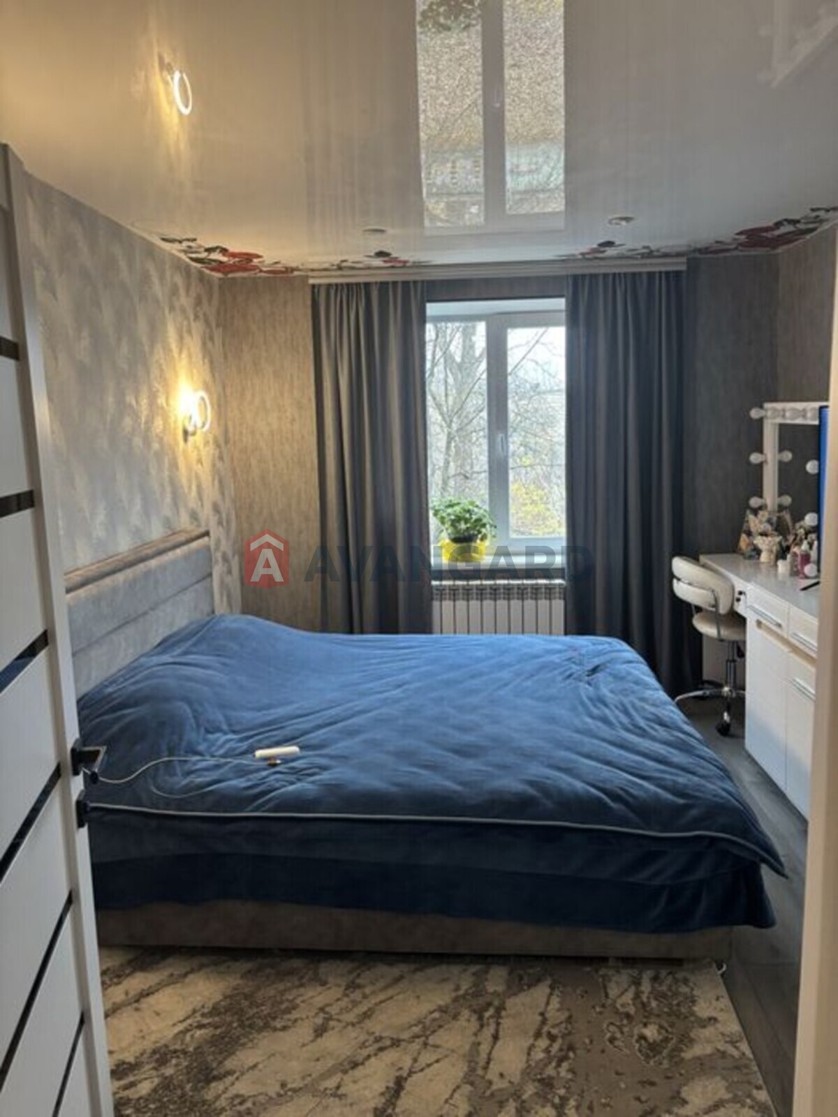 3 . , 70/-/7 . ., 3/9   7