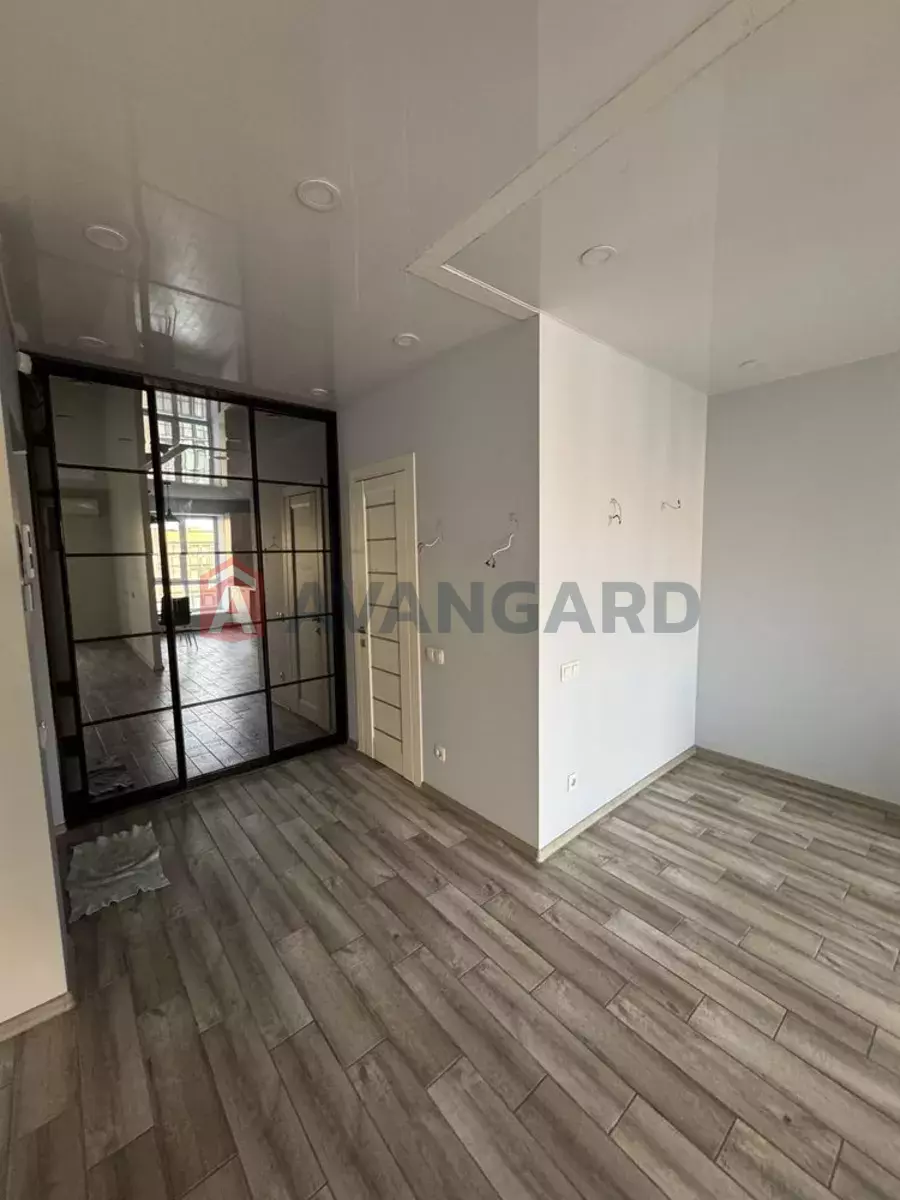 1 ��. ��������, 43/-/14 ��. �., 12/12 ������ ���� 8