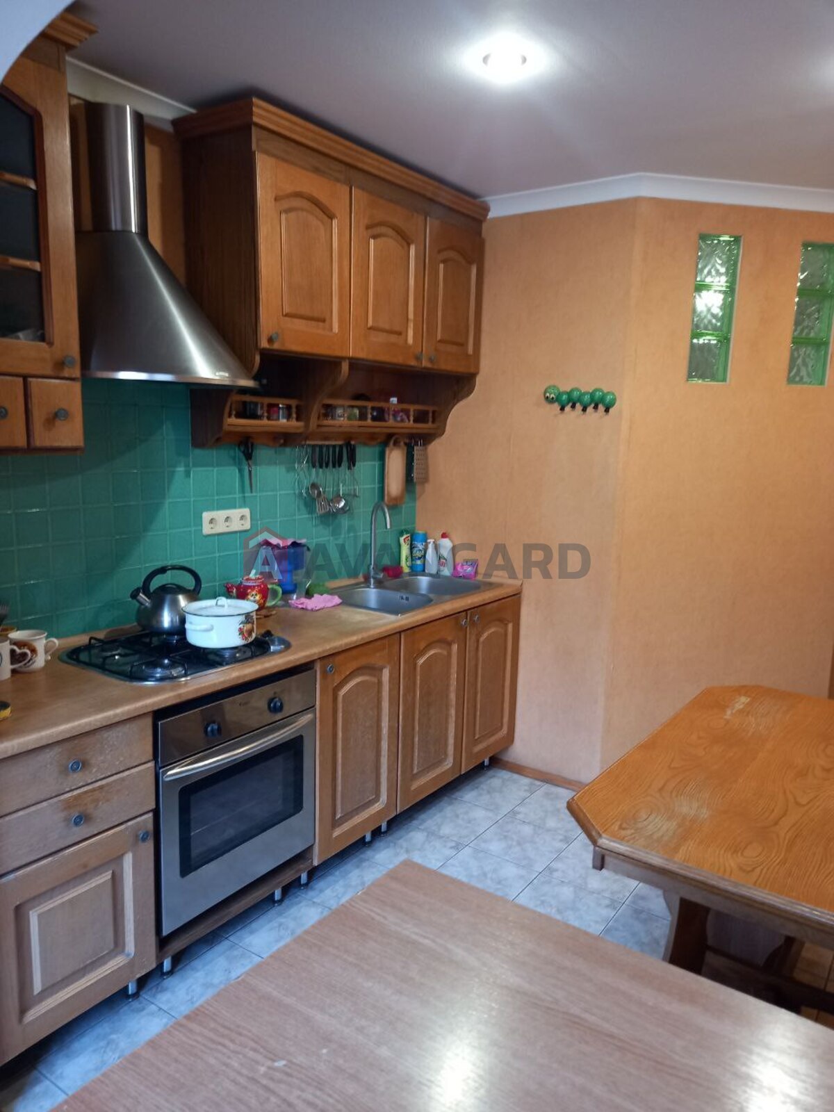 2 ��. ��������, 57/32/9 ��. �., 3/4 ������ ���� 2