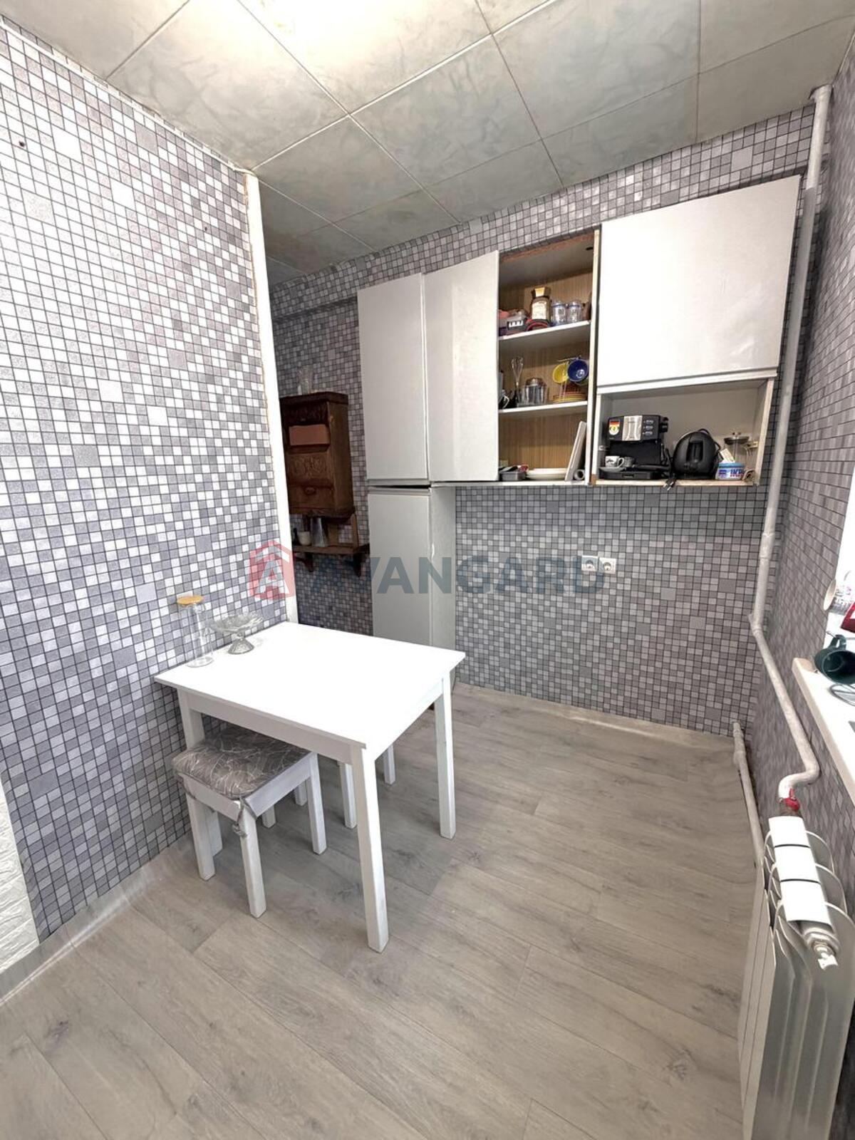 3 ��. ��������, 60/44/7 ��. �., 3/5 ������ ���� 4