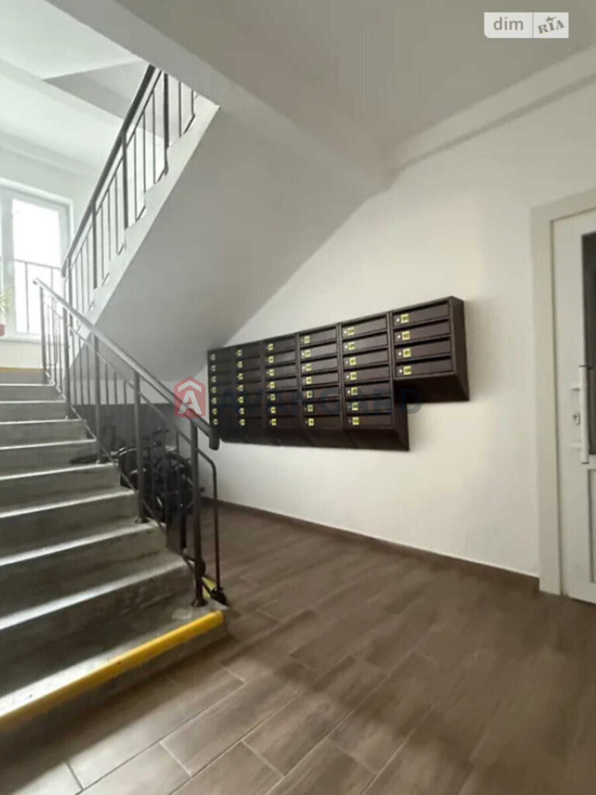 1 ��. ��������, 48/20/16 ��. �., 4/8 ������ ���� 2