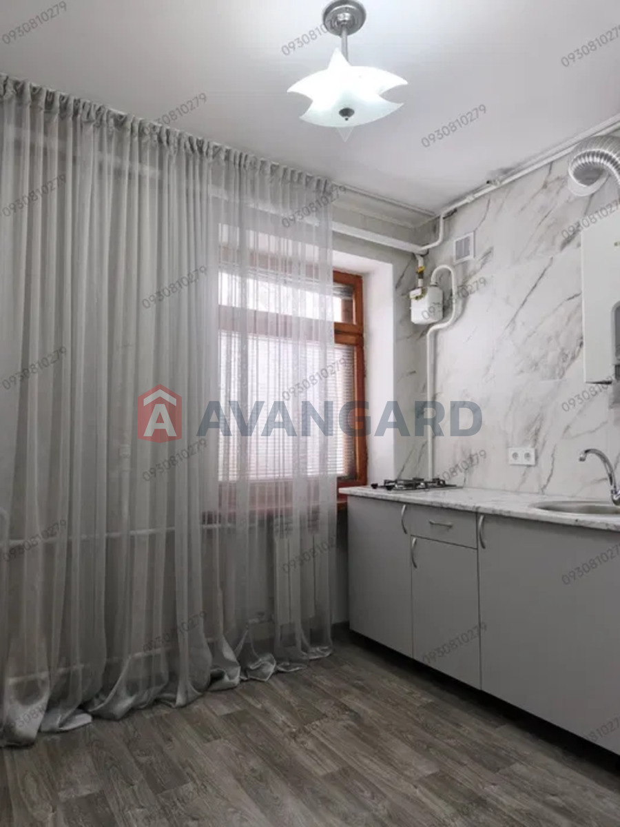 1 ��. ��������, 30/-/4 ��. �., 4/4 ������ ���� 8