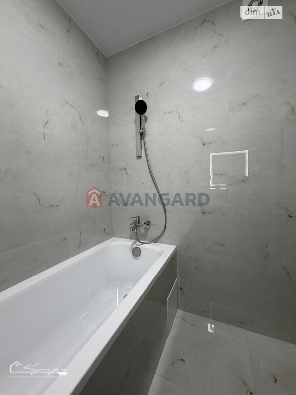 2 ��. ��������, 68/32/18 ��. �., 6/10 ������ ���� 26