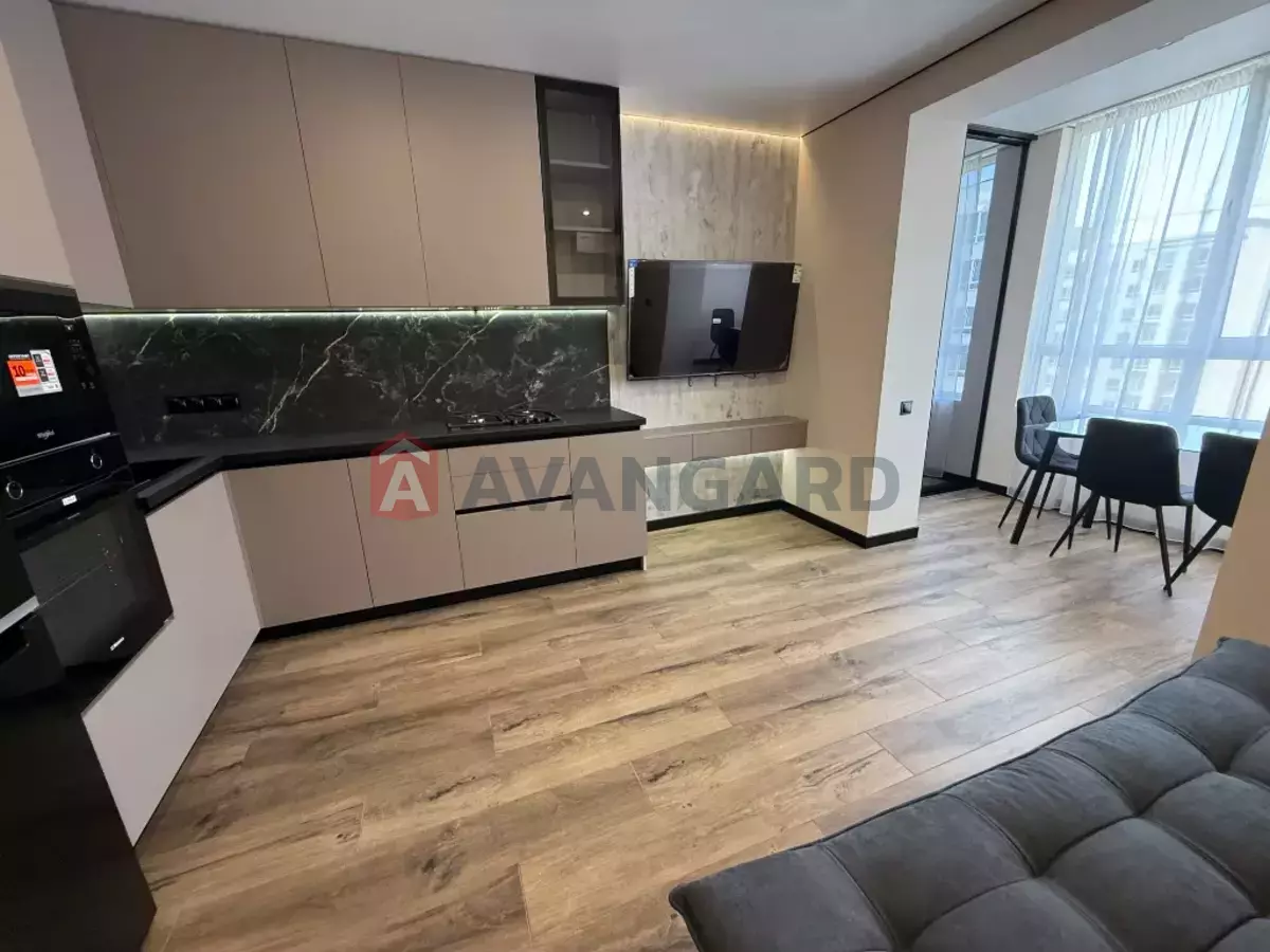 3 ��. ��������, 69/-/- ��. �., 8/10 ������ ���� 2