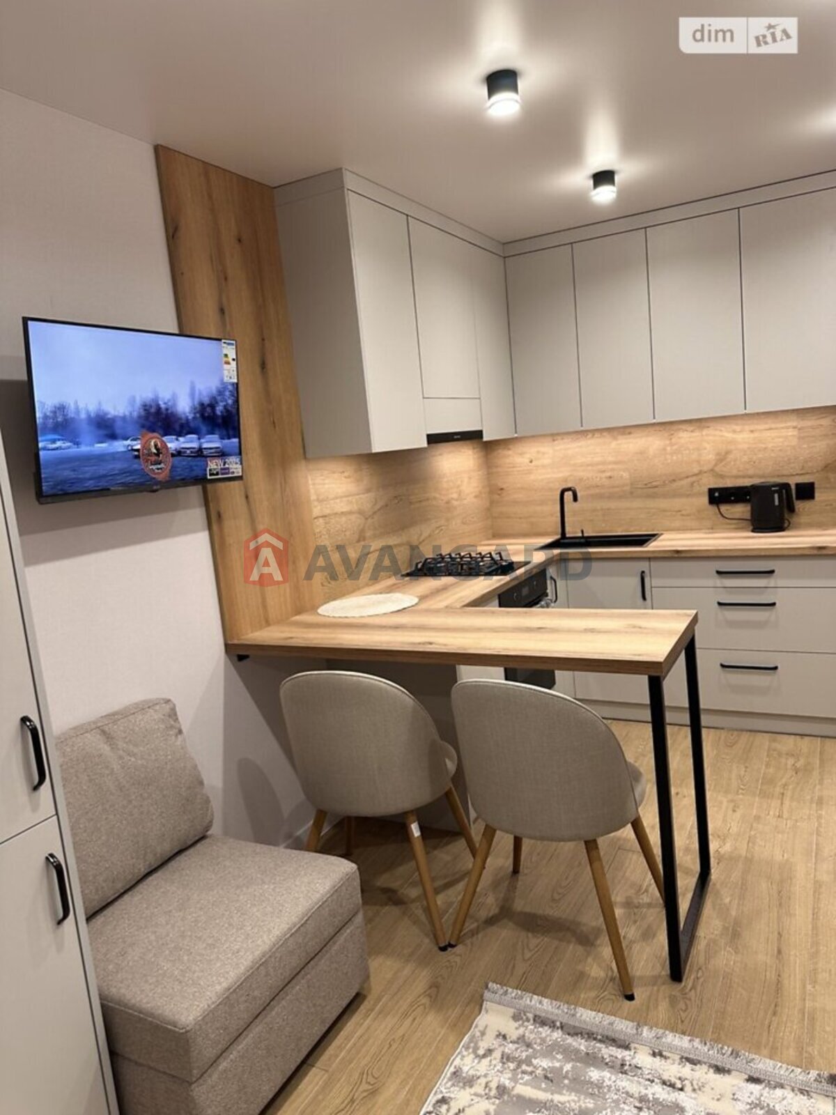 1 ��. ��������, 41/16/20 ��. �., 9/10 ������ ���� 6