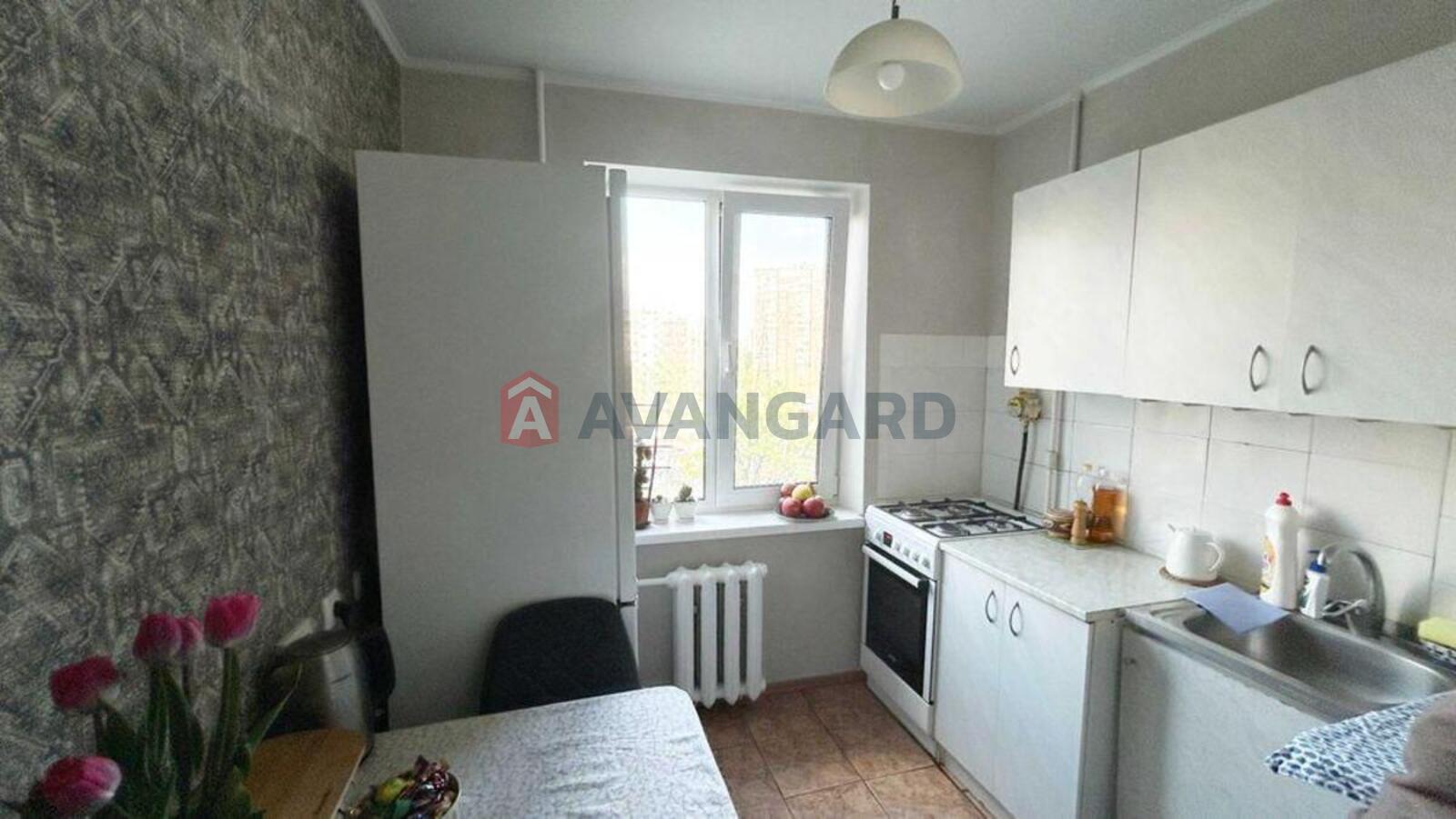 2 ��. ��������, 44/-/6 ��. �., 7/10 ������ ���� 1