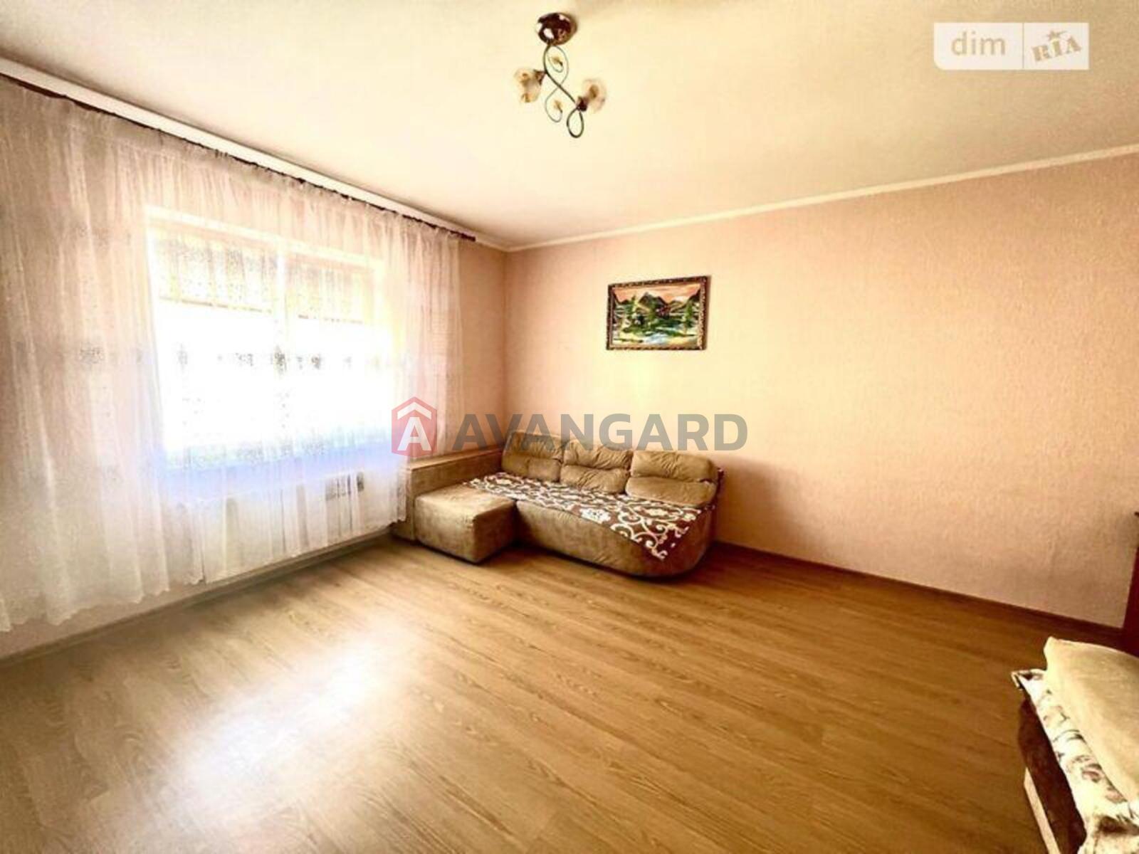 1 ��. ��������, 43/20/15 ��. �., 3/5 ������ ���� 6