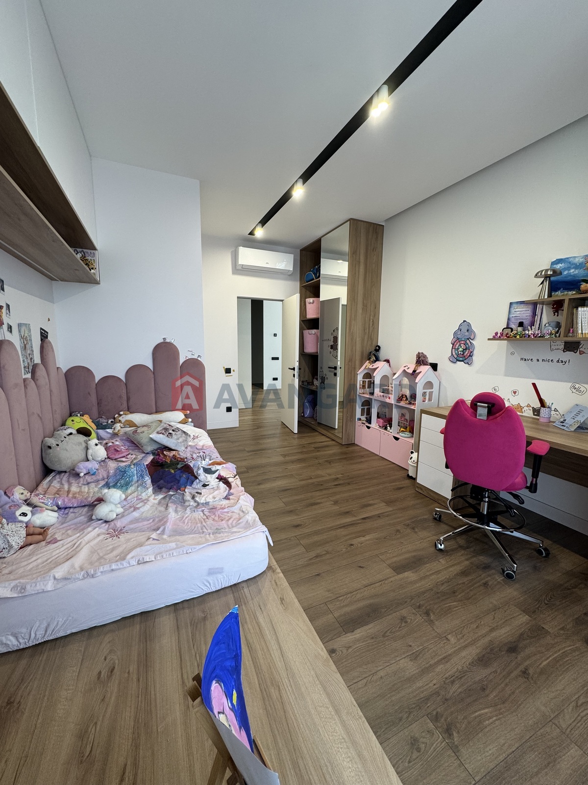 4 ����. ��������, 120/100/20 ��. �., 21/25 ���� ���� 8