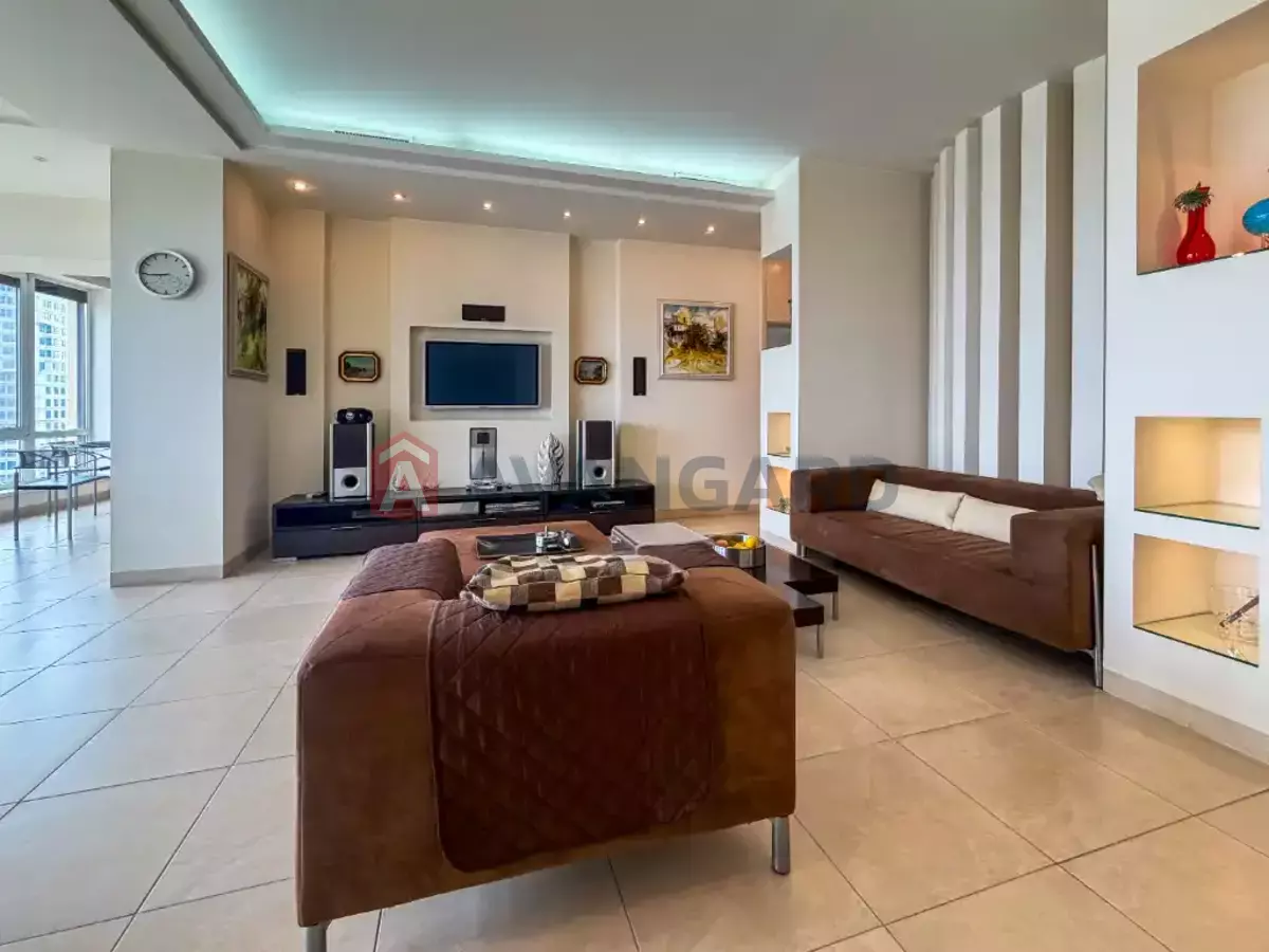 4 ��. ��������, 150/-/- ��. �., 8/14 ������ ���� 26