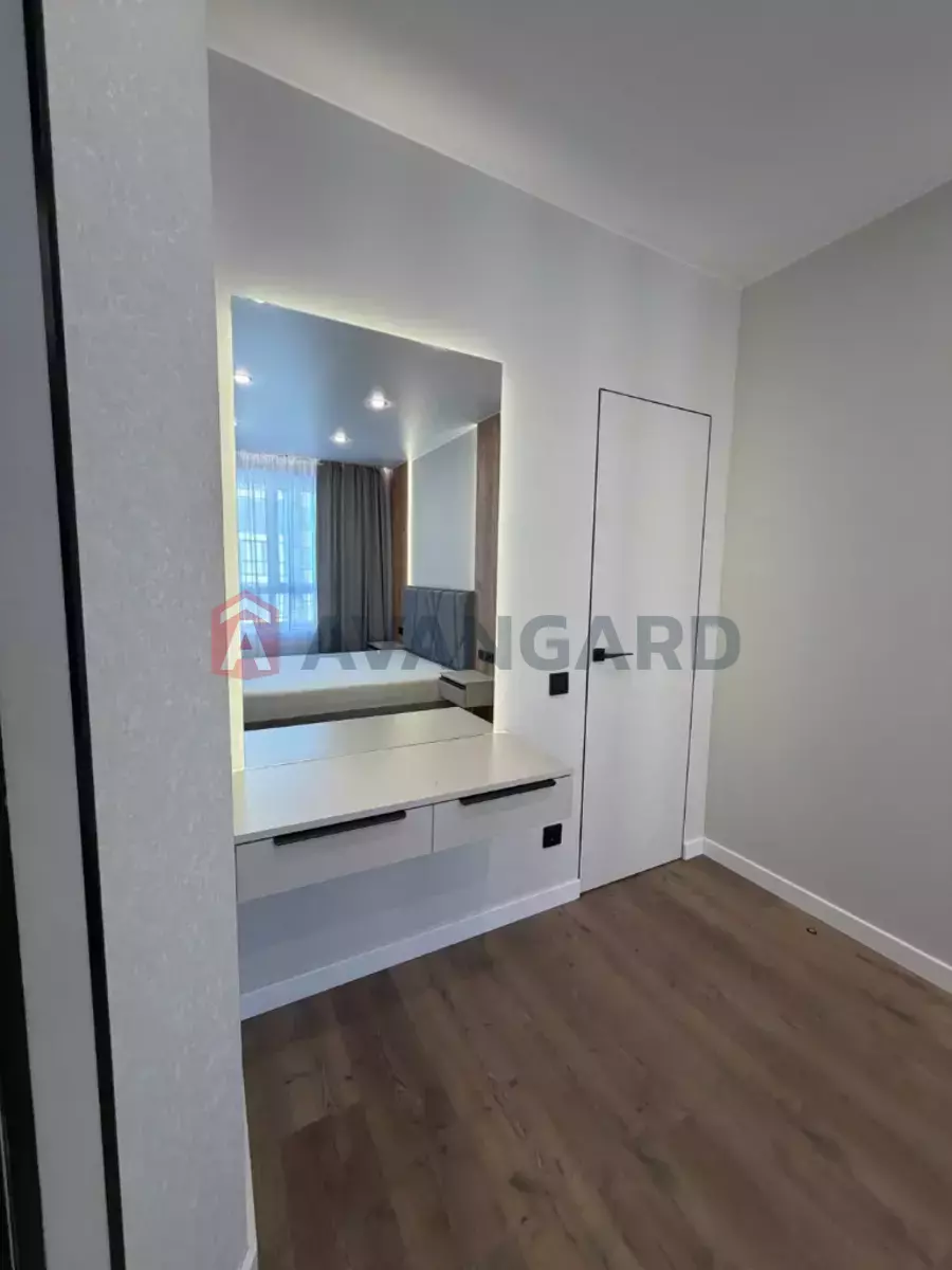 1 ��. ��������, 45/17/18 ��. �., 8/10 ������ ���� 11