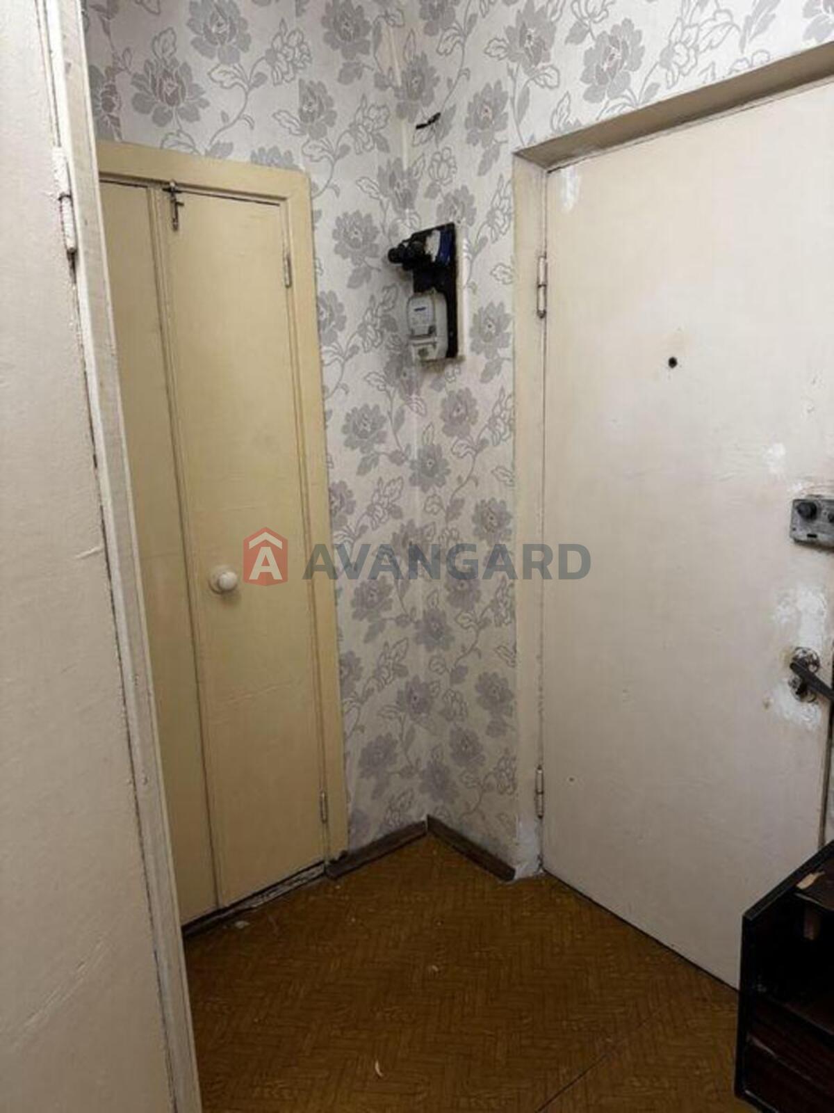 1 ��. ��������, 32/-/6 ��. �., 3/5 ������ ���� 14