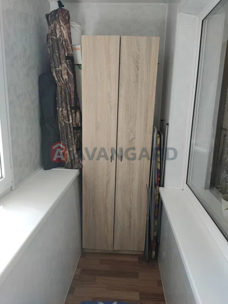 2 ��. ��������, 44/-/6 ��. �., 3/5 ������ ���� 9