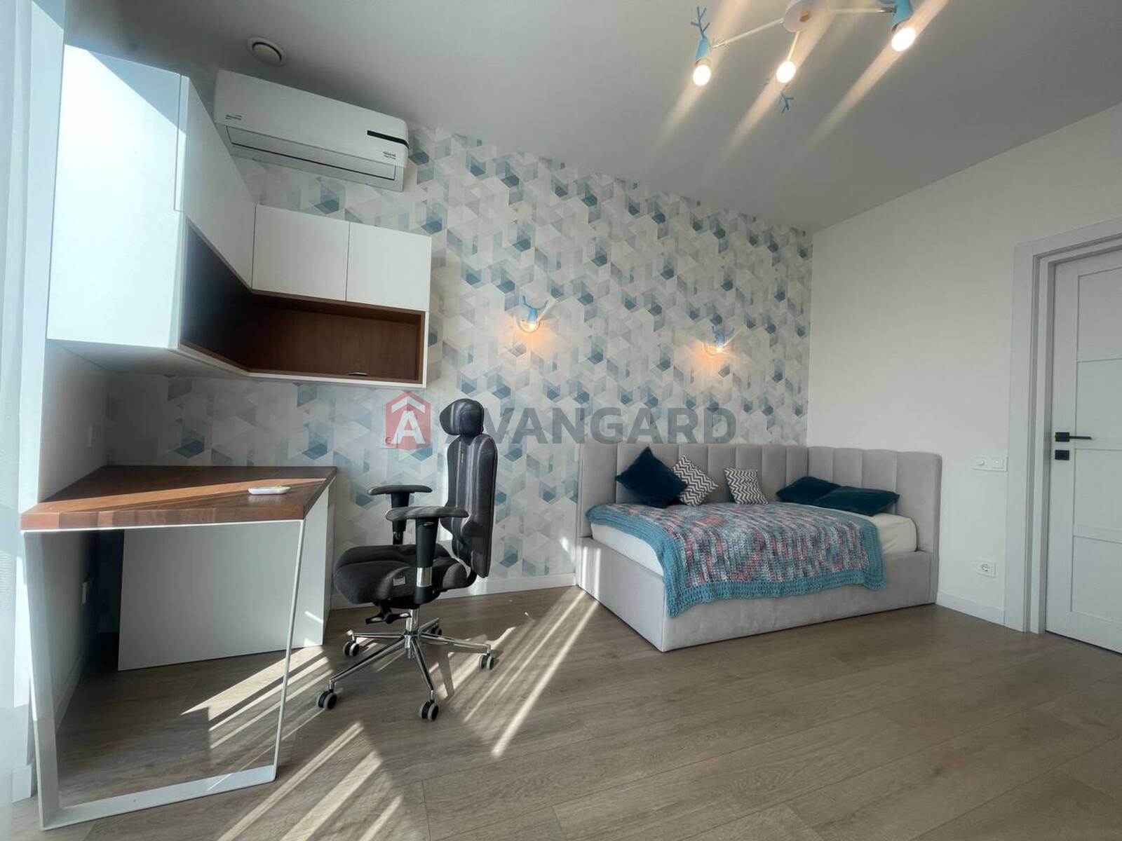 4 . , 120/-/53 . ., 18/24   15