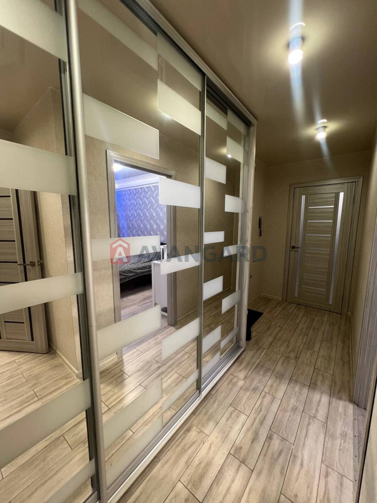 2 ��. ��������, 50/29/8 ��. �., 9/9 ������ ���� 16