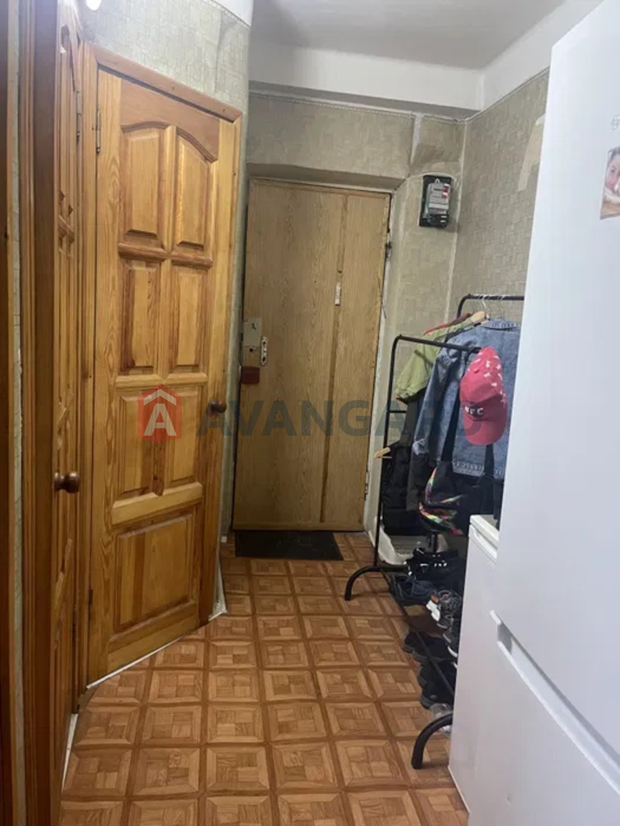 3 ��. ��������, 58/-/6 ��. �., 5/5 ������ ���� 4