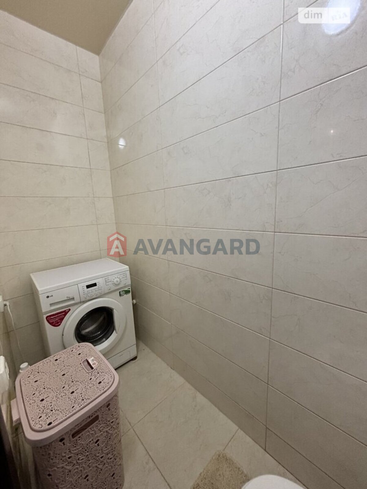 2 ��. ��������, 74/-/- ��. �., 3/5 ������ ���� 8