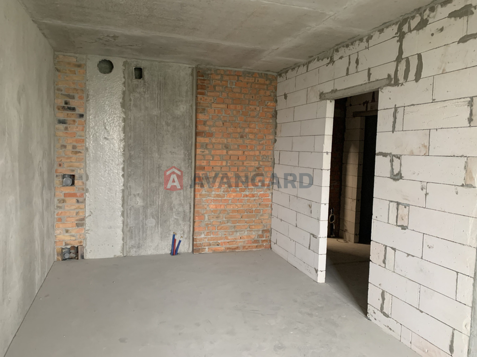 2 ����. ��������, 77/33/25 ��. �., 10/26 ���� ���� 3