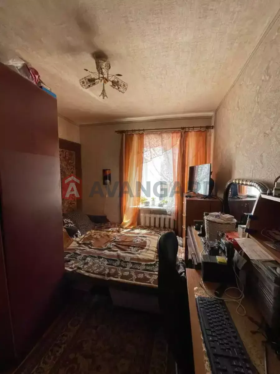 3 ��. ��������, 70/-/- ��. �., 4/16 ������ ���� 10