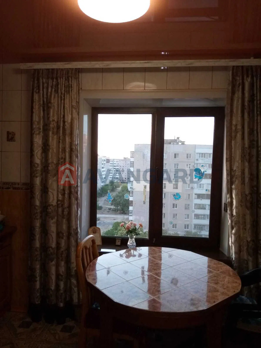 3 . , 69/-/8 . ., 8/9   4