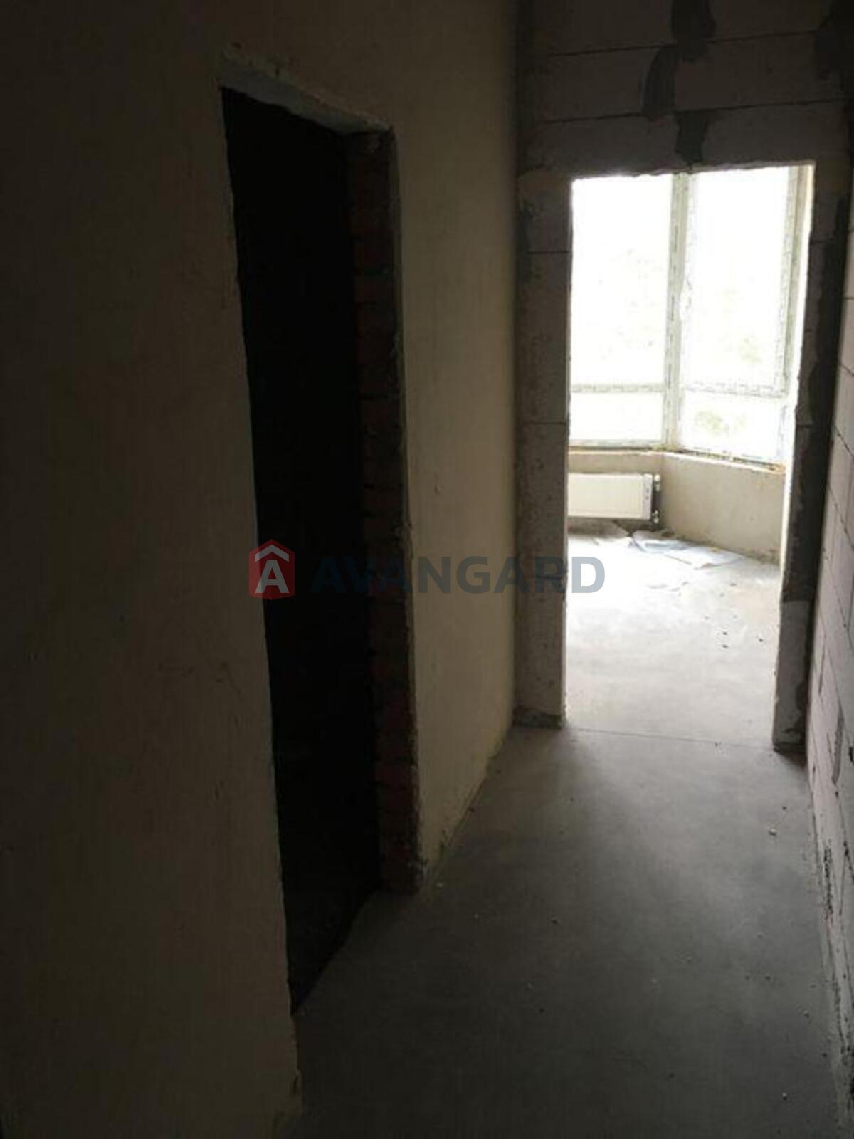 3 ��. ��������, 130/-/42 ��. �., 4/5 ������ ���� 19