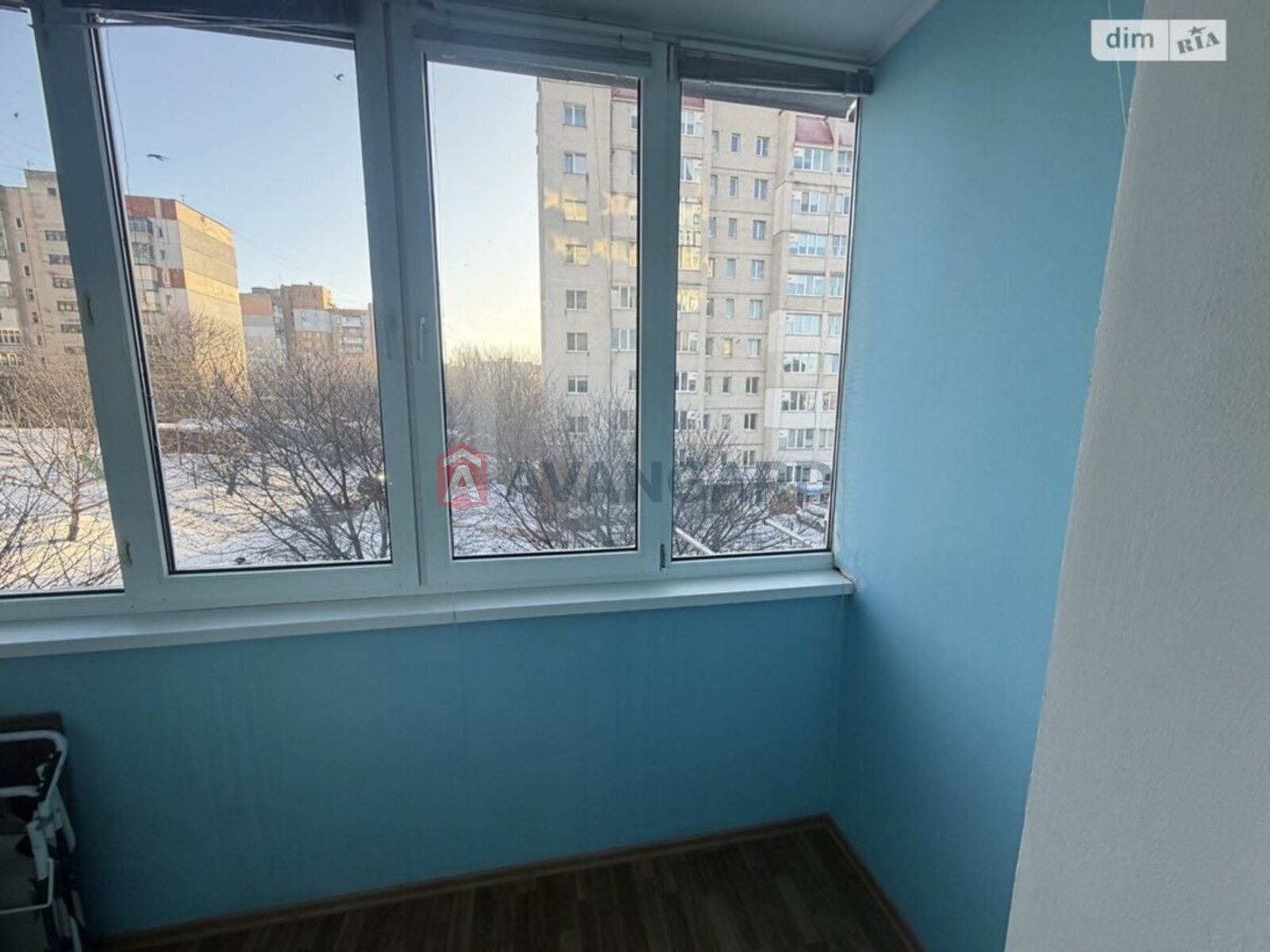 3 ��. ��������, 100/-/18 ��. �., 2/9 ������ ���� 17