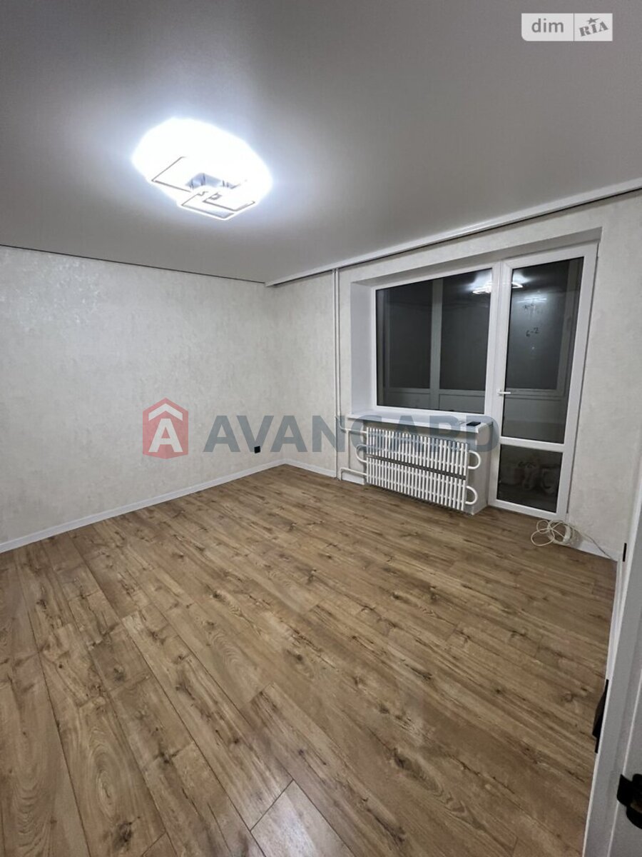 1 ����. ��������, 38/16/8 ��. �., 8/9 ���� ���� 10