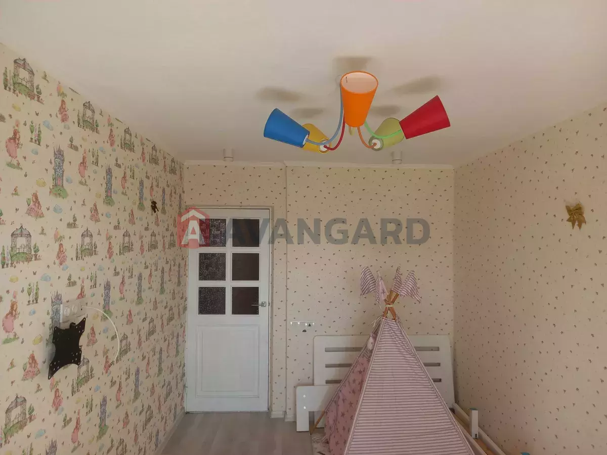 3 ��. ��������, 64/38/11 ��. �., 10/10 ������ ���� 9