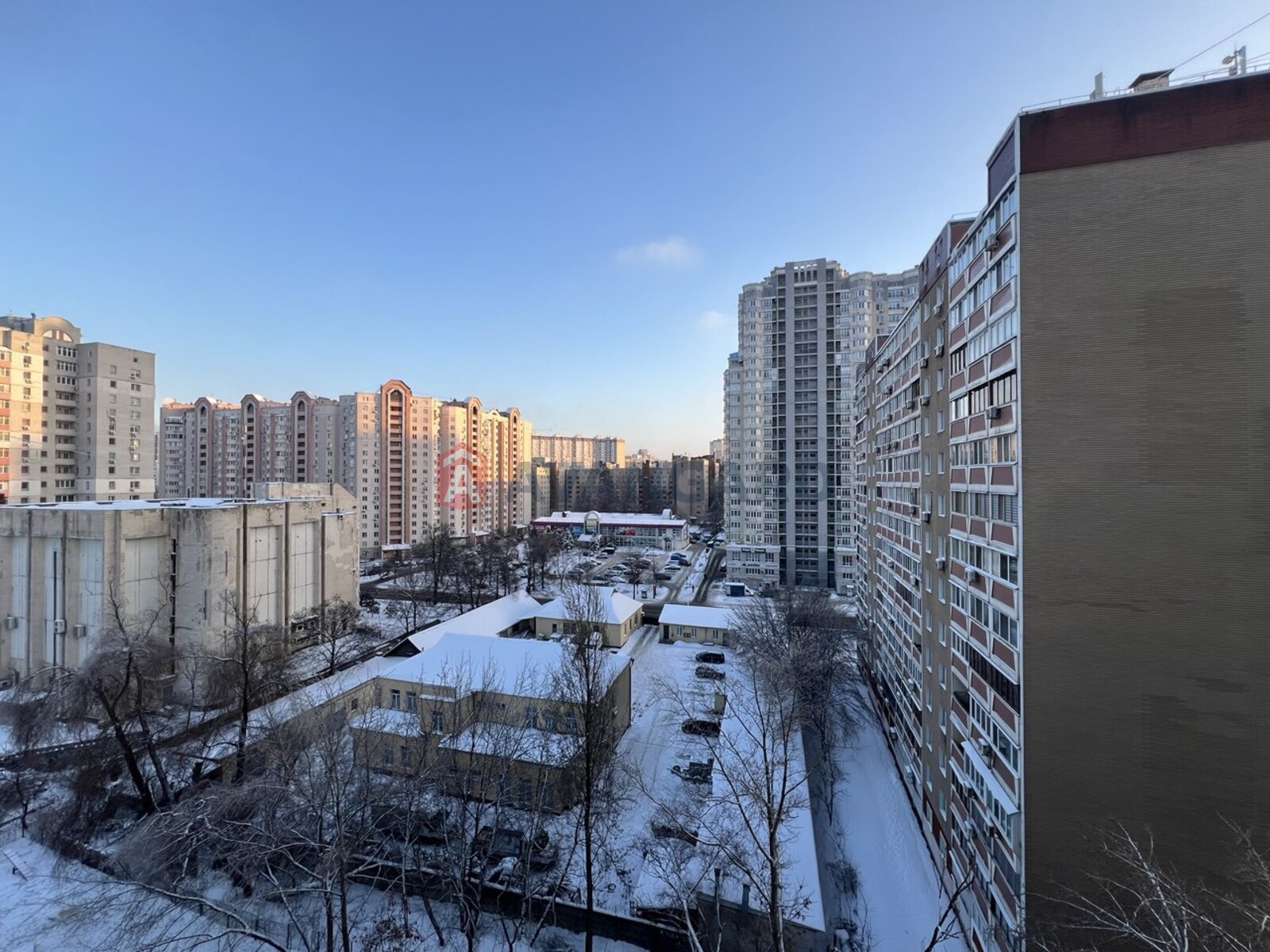 2 ����. ��������, 51.7/30.9/8 ��. �., 10/10 ���� ���� 11