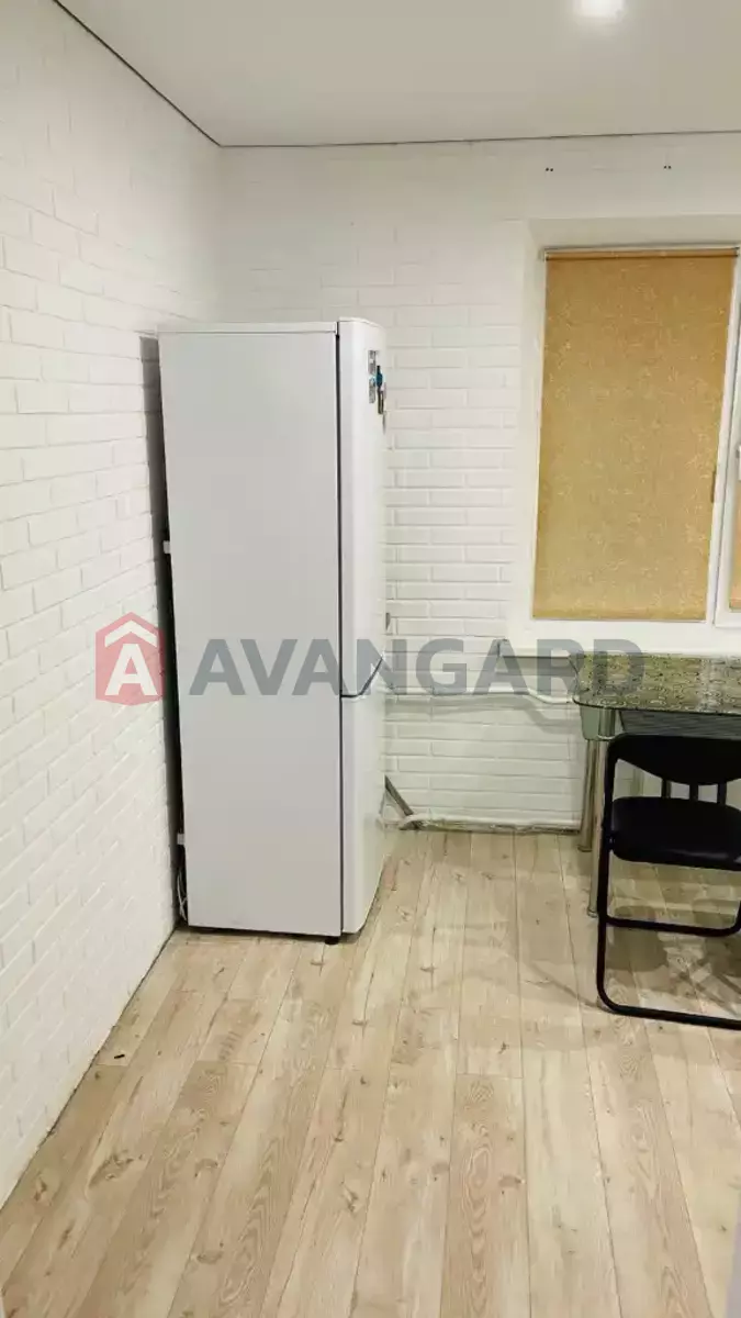 1 ��. ��������, 38/18/8 ��. �., 9/9 ������ ���� 9