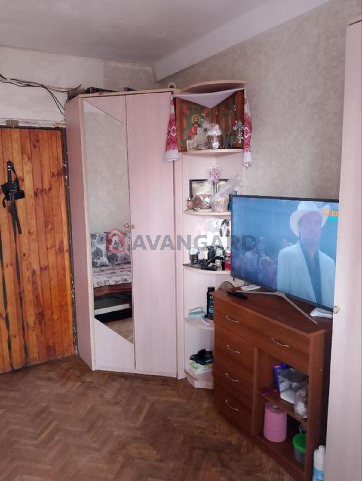 1 ��. ��������, 17/-/10 ��. �., 5/5 ������ ���� 9