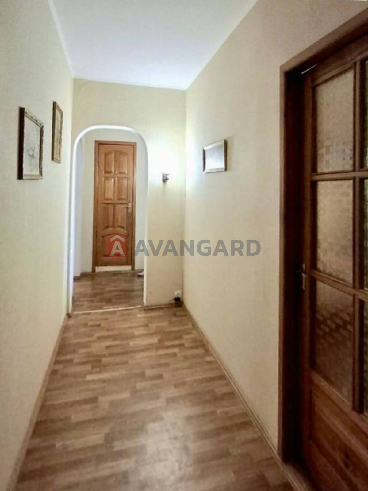 3 . , 80/-/9 . ., 5/9   5