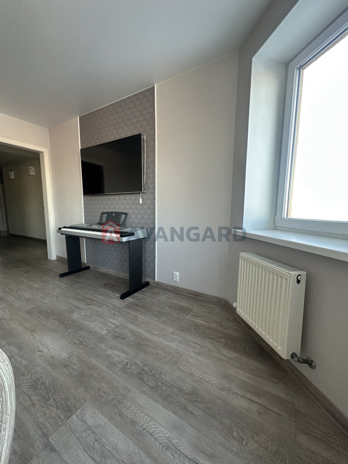 3 ��. ��������, 83/34/18 ��. �., 10/11 ������ ���� 5