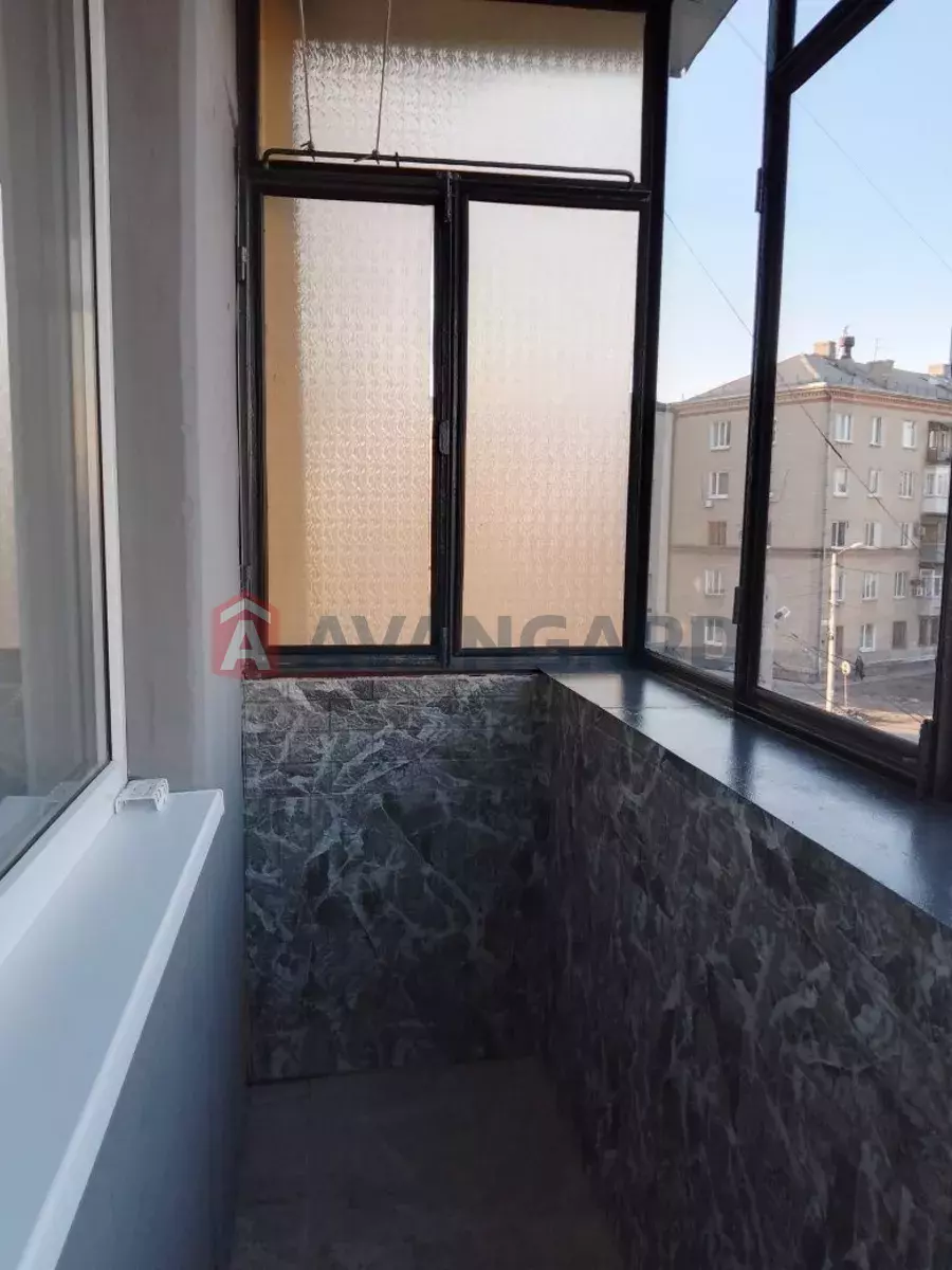 1 ��. ��������, 33/-/6 ��. �., 4/5 ������ ���� 8